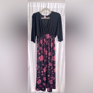 NWOT Hot pink & Black floral/rose v-neck Maxi Dress